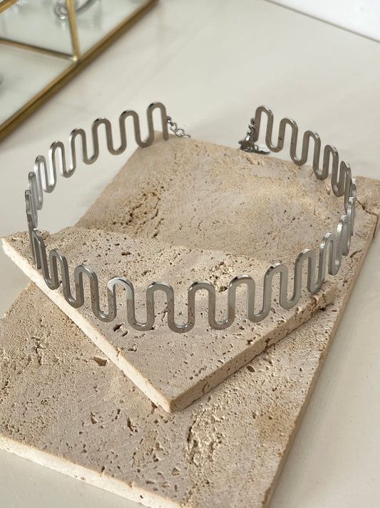 Camelia Choker