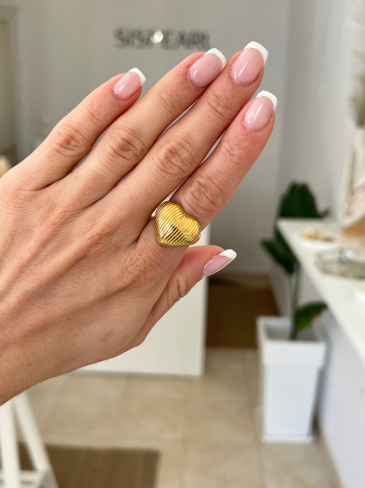Bella Ring